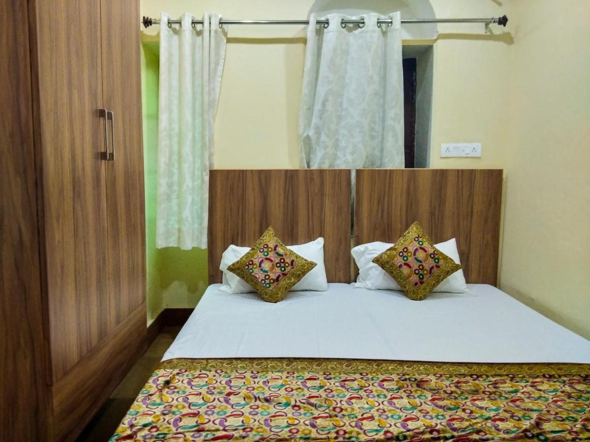 Ajay Guest House พาราณสี ภายนอก รูปภาพ