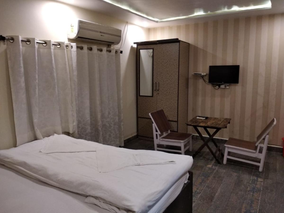 Ajay Guest House พาราณสี ภายนอก รูปภาพ