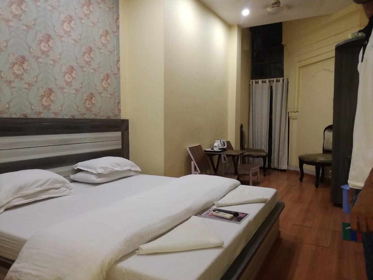 Ajay Guest House พาราณสี ภายนอก รูปภาพ