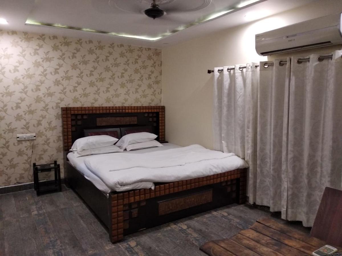 Ajay Guest House พาราณสี ภายนอก รูปภาพ