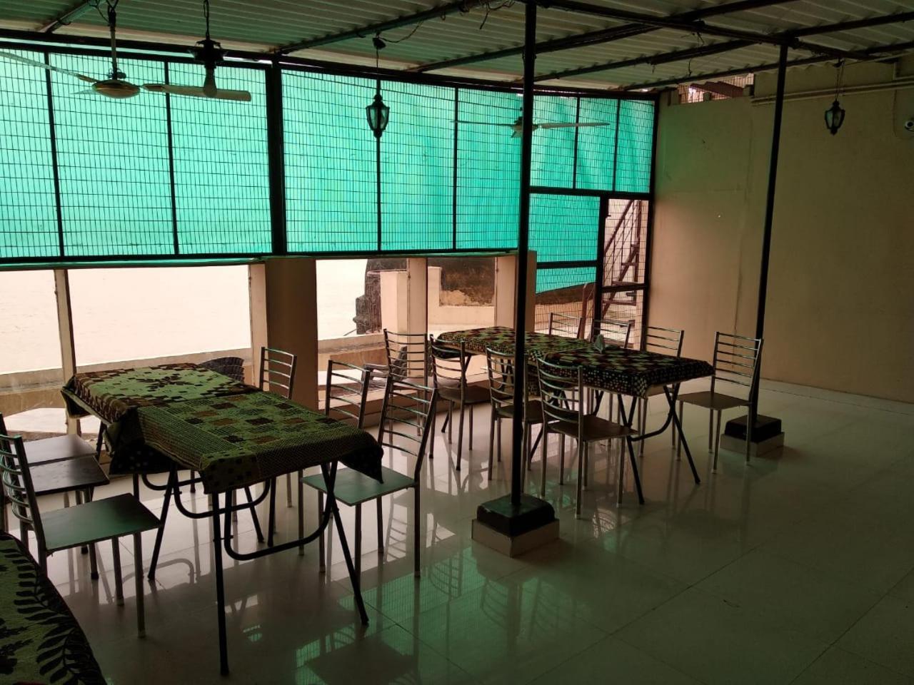 Ajay Guest House พาราณสี ภายนอก รูปภาพ