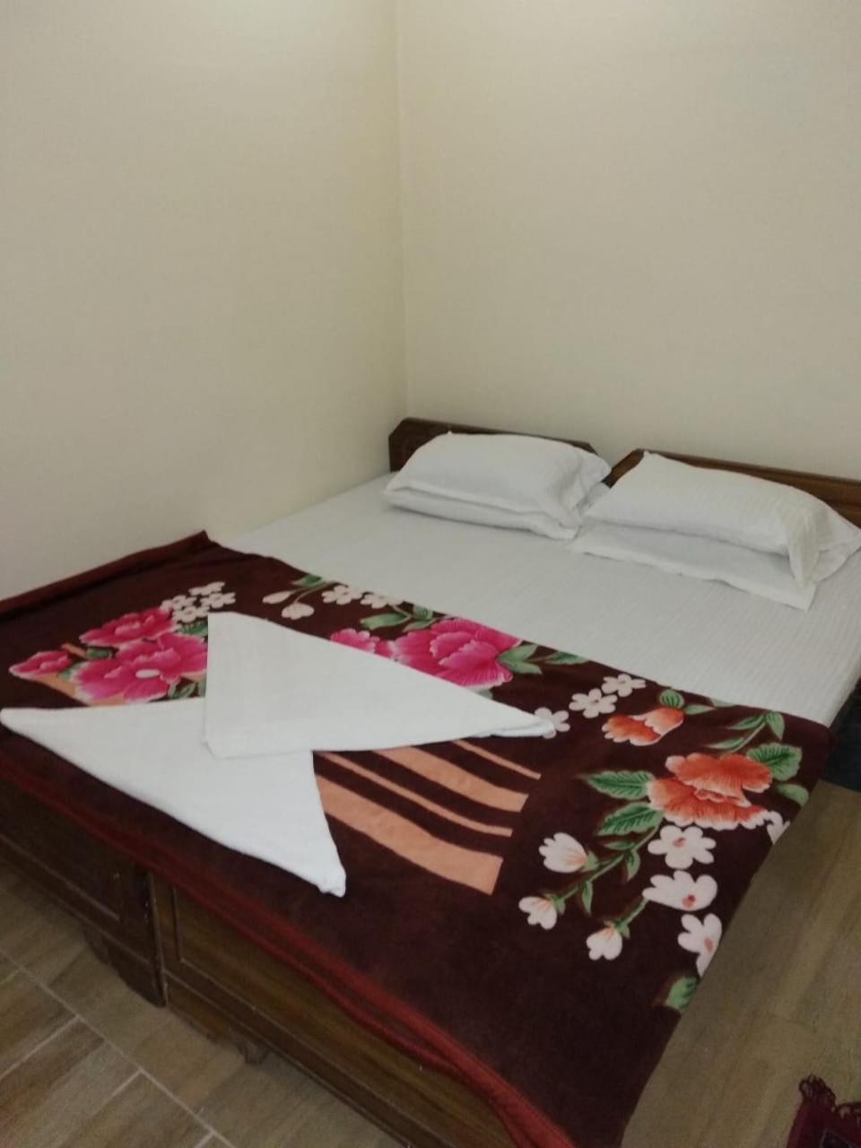 Ajay Guest House พาราณสี ภายนอก รูปภาพ