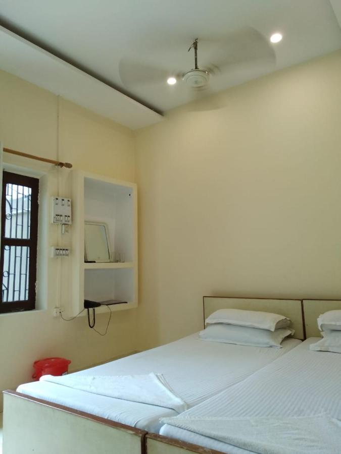 Ajay Guest House พาราณสี ภายนอก รูปภาพ